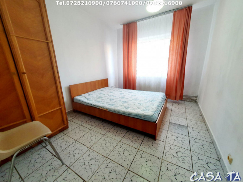 Închiriere apartament 4 camere, Str 22 Decembrie 1989