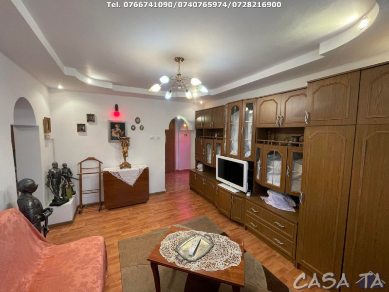 Apartament 3 Camere, Etaj 4 (cu acoperis), Strada Aleea Plopilor