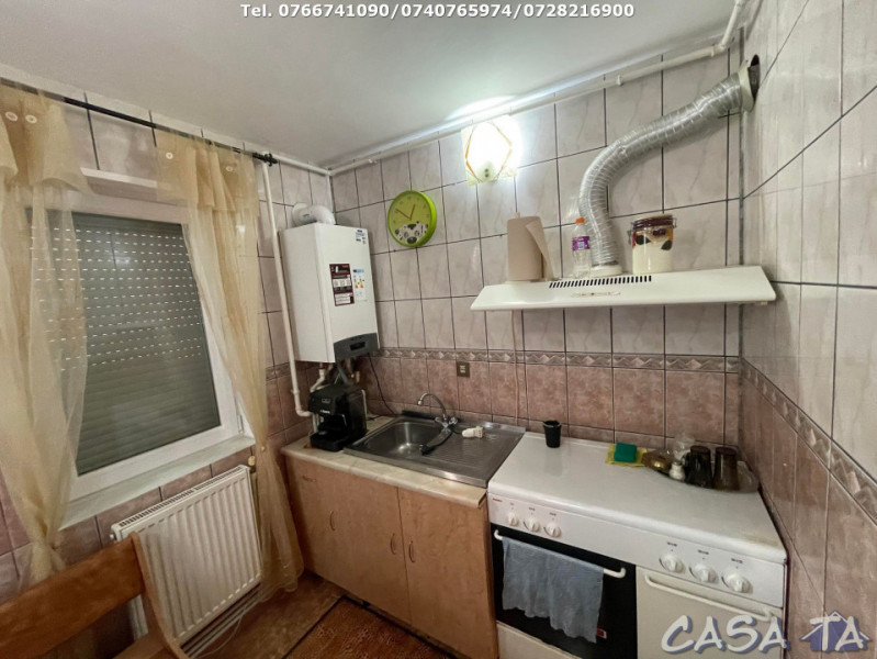 Apartament 3 Camere, Etaj 4 (cu acoperis), Strada Aleea Plopilor