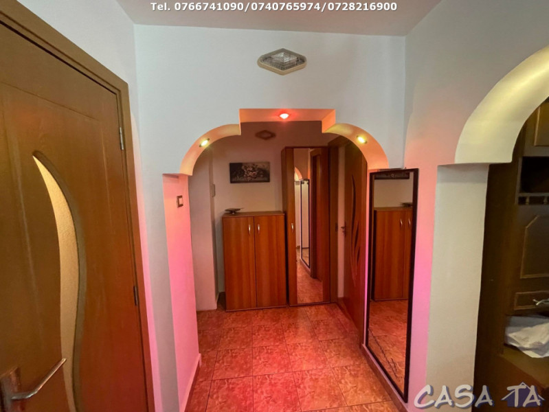 Apartament 3 Camere, Etaj 4 (cu acoperis), Strada Aleea Plopilor