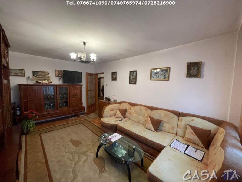 Apartament 3 Camere, Etaj 4(cu acoperis), Strada Alexandru Ioan Cuza