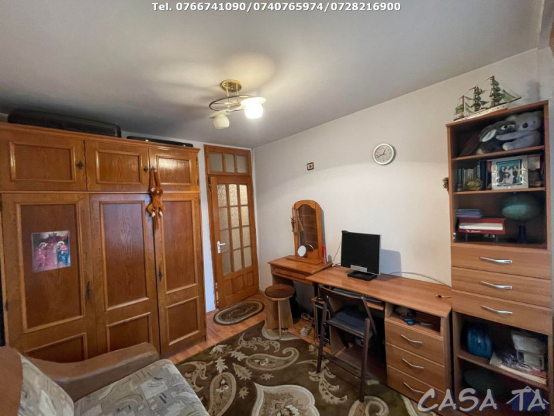 Apartament 3 Camere, Etaj 4(cu acoperis), Strada Alexandru Ioan Cuza