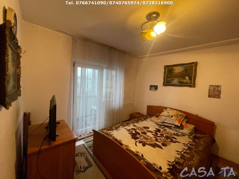 Apartament 3 Camere, Etaj 4(cu acoperis), Strada Alexandru Ioan Cuza