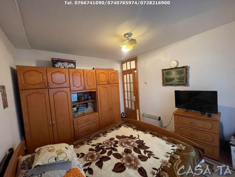 Apartament 3 Camere, Etaj 4(cu acoperis), Strada Alexandru Ioan Cuza