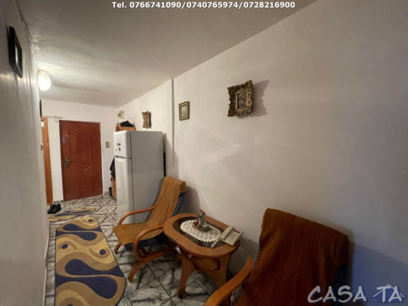 Apartament 3 Camere, Etaj 4(cu acoperis), Strada Alexandru Ioan Cuza