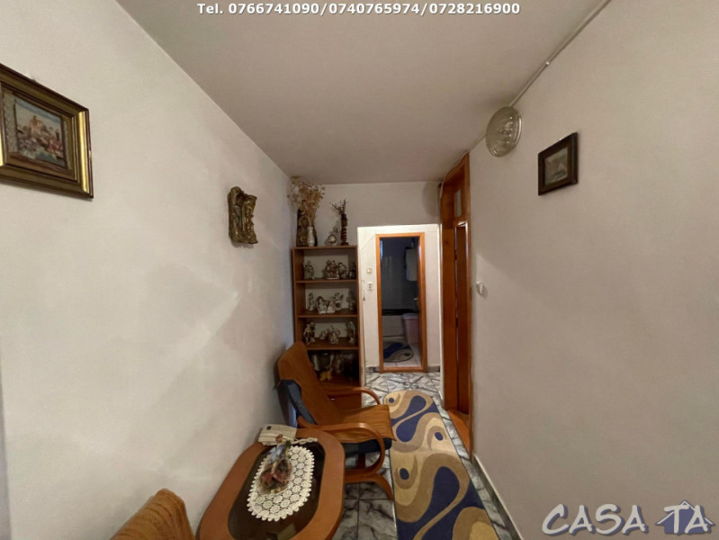 Apartament 3 Camere, Etaj 4(cu acoperis), Strada Alexandru Ioan Cuza