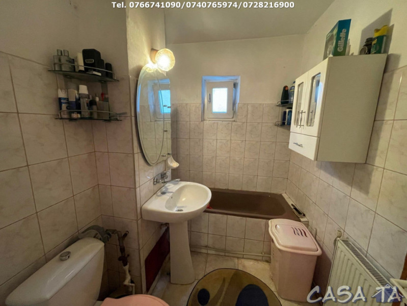 Apartament 3 Camere, Etaj 4(cu acoperis), Strada Alexandru Ioan Cuza