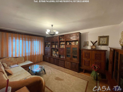 Apartament 3 Camere, Etaj 4(cu acoperis), Strada Alexandru Ioan Cuza