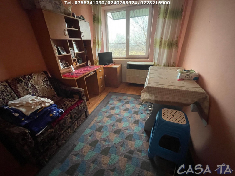 Apartament 2 Camere, Etaj 1, Strada Izlaz