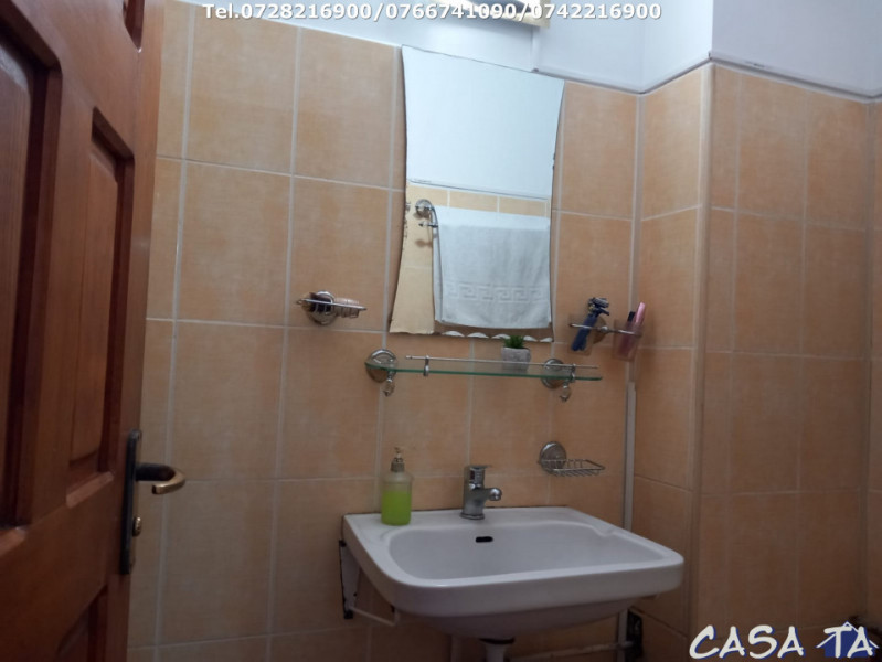 Apartament 3 camere, situat în Târgu Jiu, Lt. Col. D-tru Petrescu