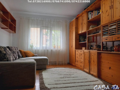 Apartament 3 camere, situat în Târgu Jiu, Lt. Col. D-tru Petrescu