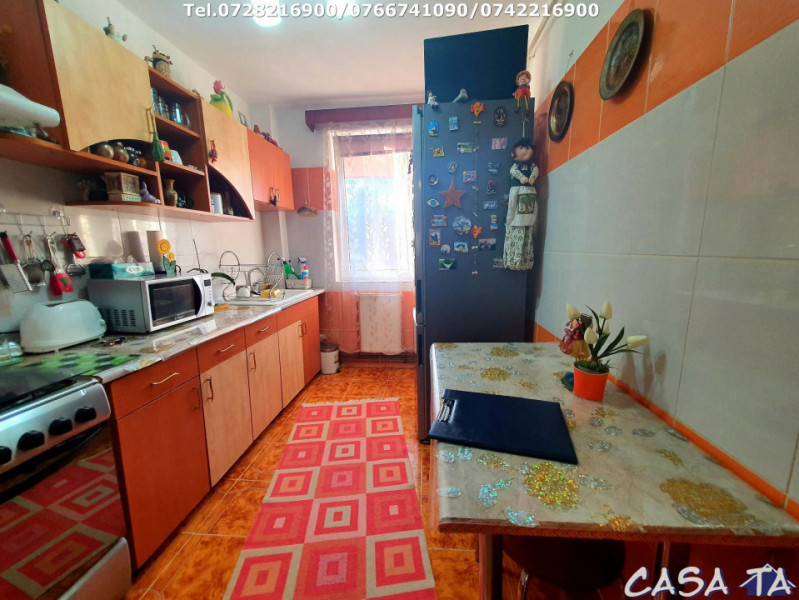 Apartament 3 camere, situat în Târgu Jiu, Str Unirii