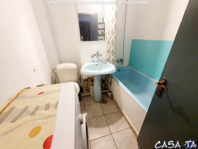 Închiriere apartament 4 camere, Etaj 1, Central