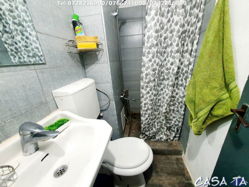 Închiriere apartament 4 camere, Etaj 1, Central