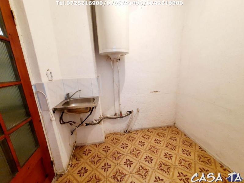 Garsoniera, situata în Târgu Jiu, Aleea Plopilor