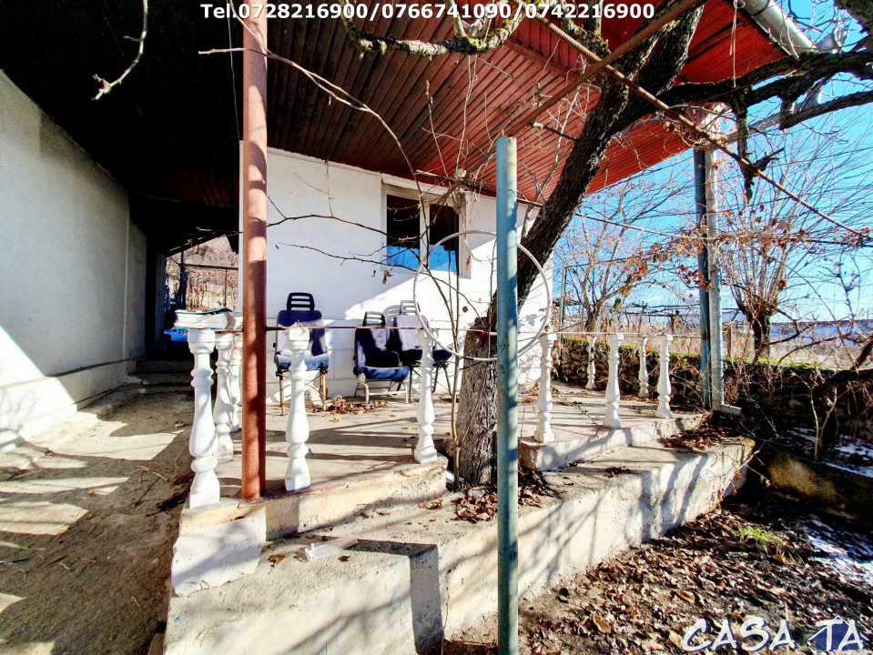 Casa situata în Francesti - Pestisani