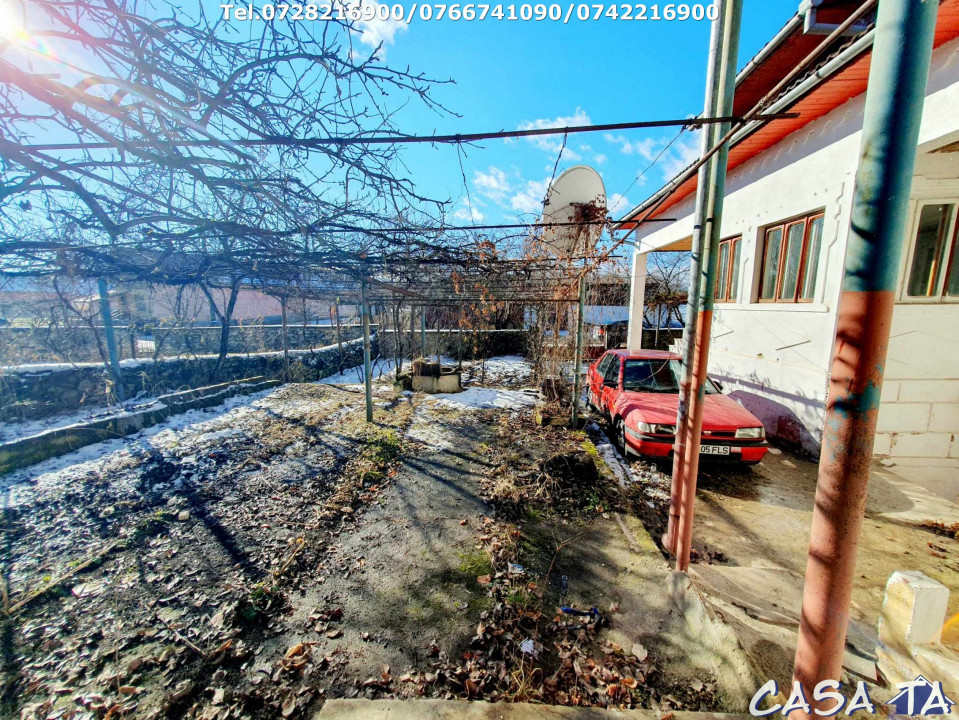 Casa situata în Francesti - Pestisani