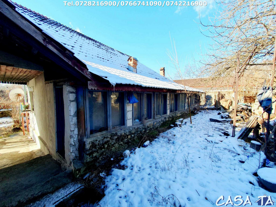 Casa situata în Francesti - Pestisani