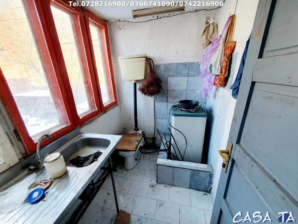 Casa situata în Francesti - Pestisani