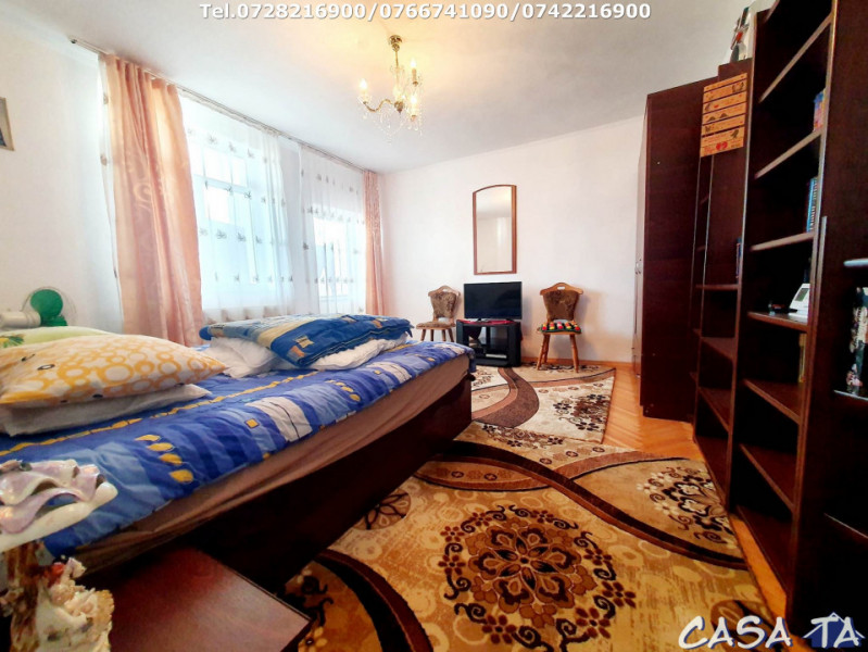 Închiriere apartament 4 camere ,situat în Târgu Jiu, Str Grivitei (Central)