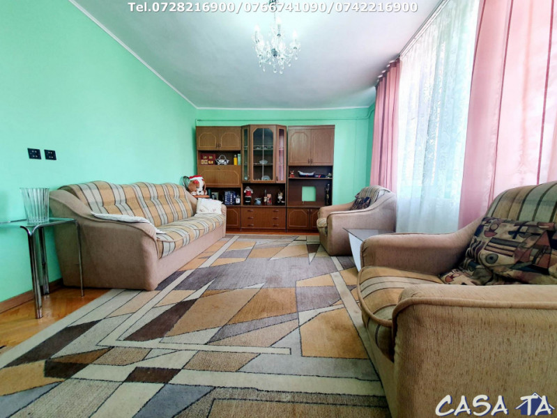 Închiriere apartament 4 camere ,situat în Târgu Jiu, Str Grivitei (Central)