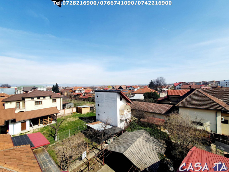 Închiriere apartament 4 camere ,situat în Târgu Jiu, Str Grivitei (Central)