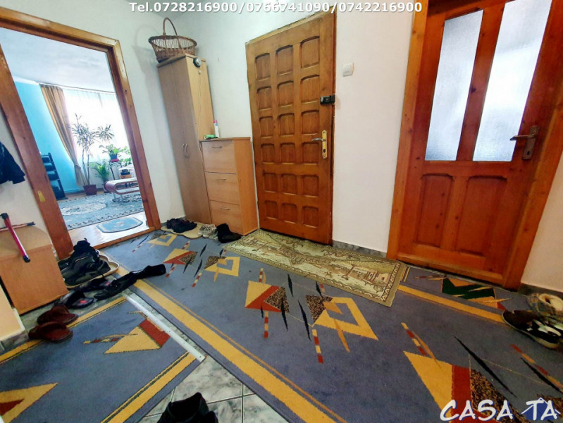 Închiriere apartament 4 camere ,situat în Târgu Jiu, Str Grivitei (Central)