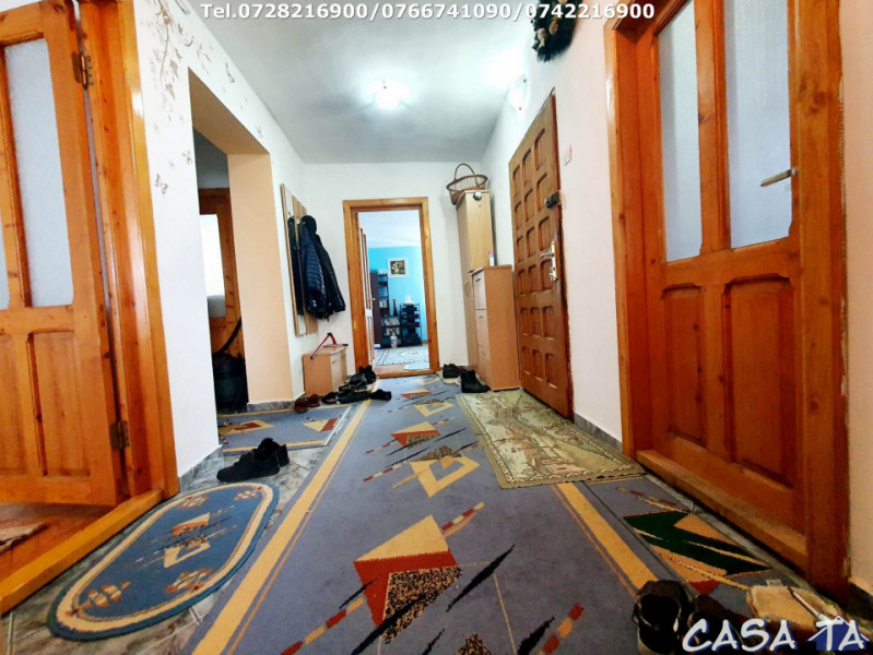 Închiriere apartament 4 camere ,situat în Târgu Jiu, Str Grivitei (Central)