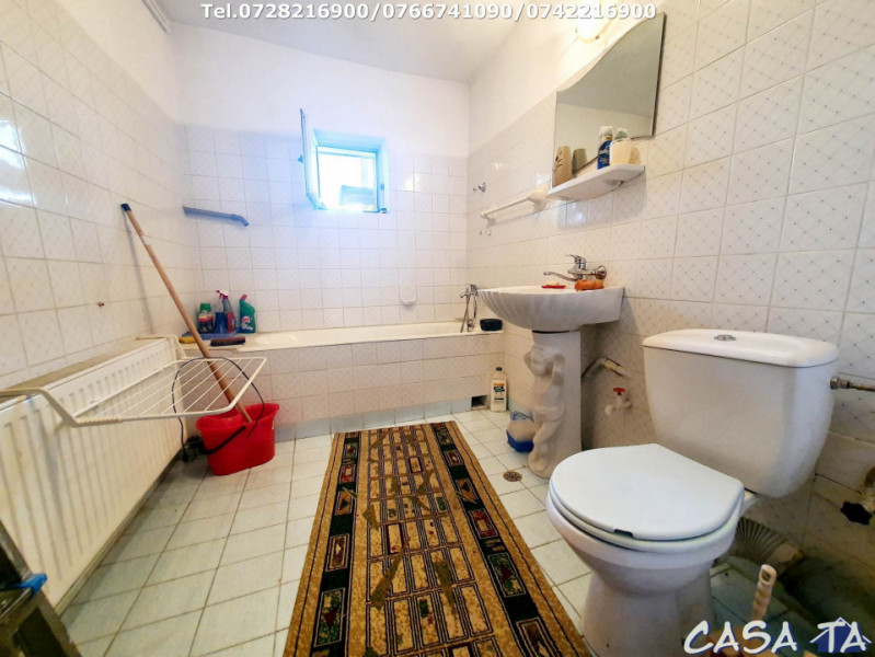 Închiriere apartament 4 camere ,situat în Târgu Jiu, Str Grivitei (Central)