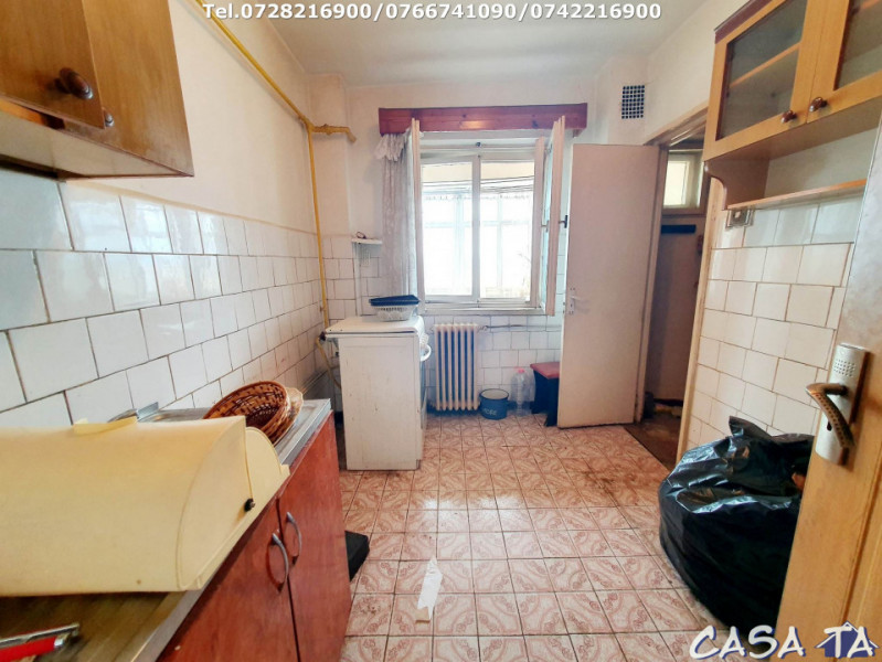 Apartament 3 camere, situat în Târgu Jiu, Bld Republicii