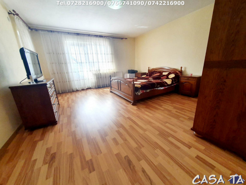 Vila de vanzare (D+P+1+M),Str.Trandafirilor