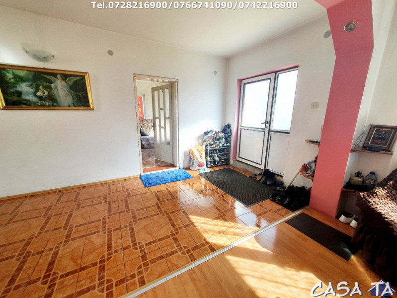 Vila de vanzare (D+P+1+M),Str.Trandafirilor