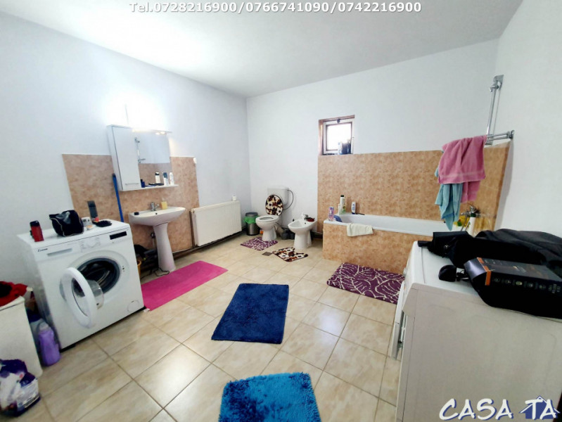 Vila de vanzare (D+P+1+M),Str.Trandafirilor