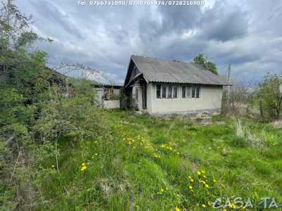 Teren Intravilan (852mp) + Casa Batraneasca, Baia de Fier