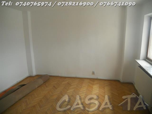 Apartament 3 camere, situat în Târgu Jiu, Str Victoriei