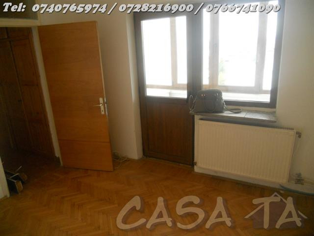 Apartament 3 camere, situat în Târgu Jiu, Str Victoriei