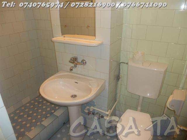 Apartament 3 camere, situat în Târgu Jiu, Str Victoriei