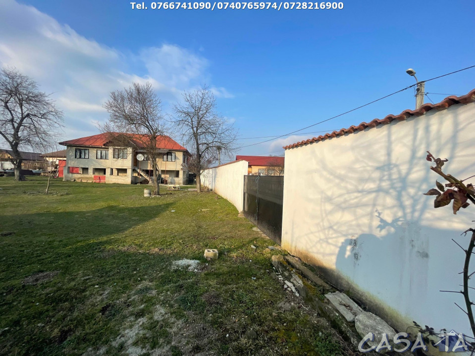 Casa +Anexe si Teren Aferent (4944mp), Slobozia