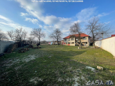 Casa +Anexe si Teren Aferent (4944mp), Slobozia