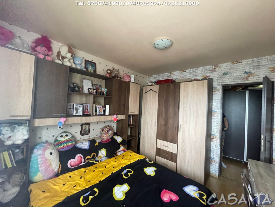 Apartament 3 Camere, Etaj 5, Strada 9 Mai - Zona Mall