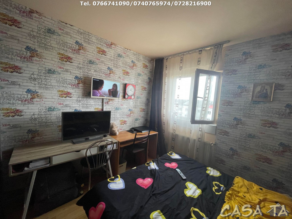 Apartament 3 Camere, Etaj 5, Strada 9 Mai - Zona Mall