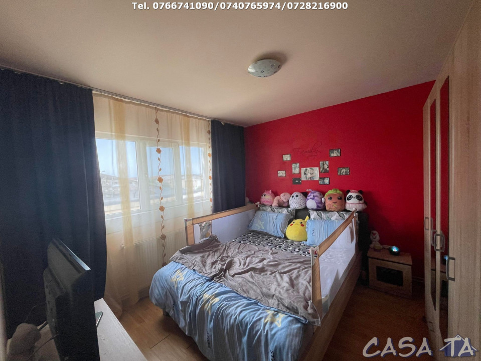 Apartament 3 Camere, Etaj 5, Strada 9 Mai - Zona Mall