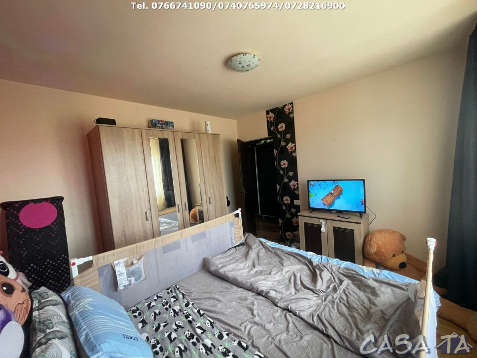 Apartament 3 Camere, Etaj 5, Strada 9 Mai - Zona Mall