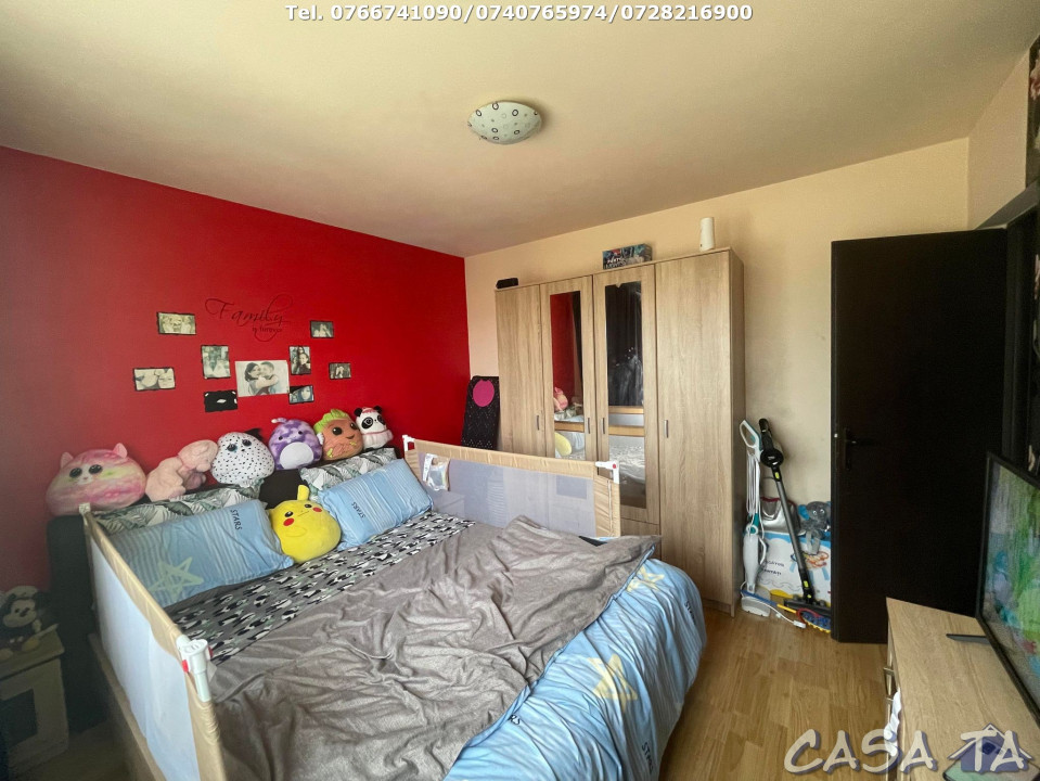 Apartament 3 Camere, Etaj 5, Strada 9 Mai - Zona Mall