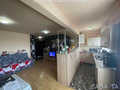 Apartament 3 Camere, Etaj 5, Strada 9 Mai - Zona Mall