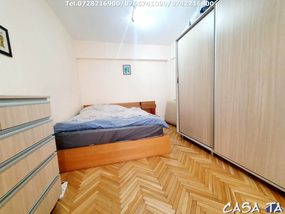 Închiriere apartament 4 camere , Str Traian