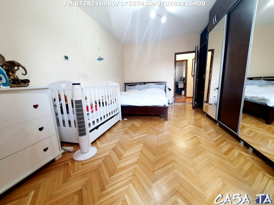 Închiriere apartament 4 camere , Str Traian