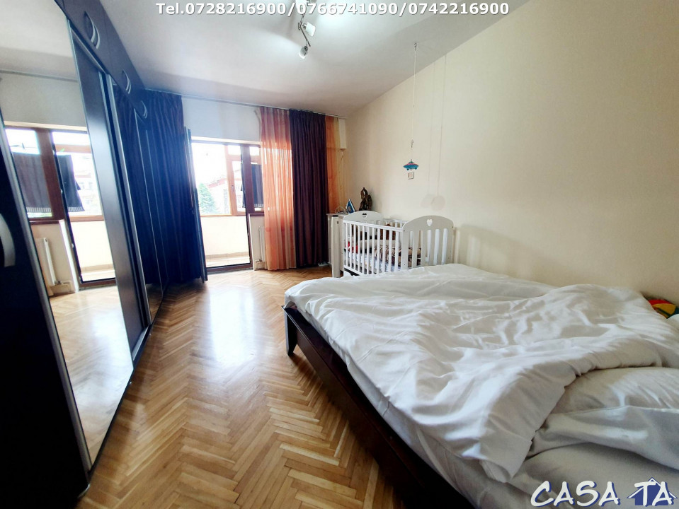Închiriere apartament 4 camere , Str Traian