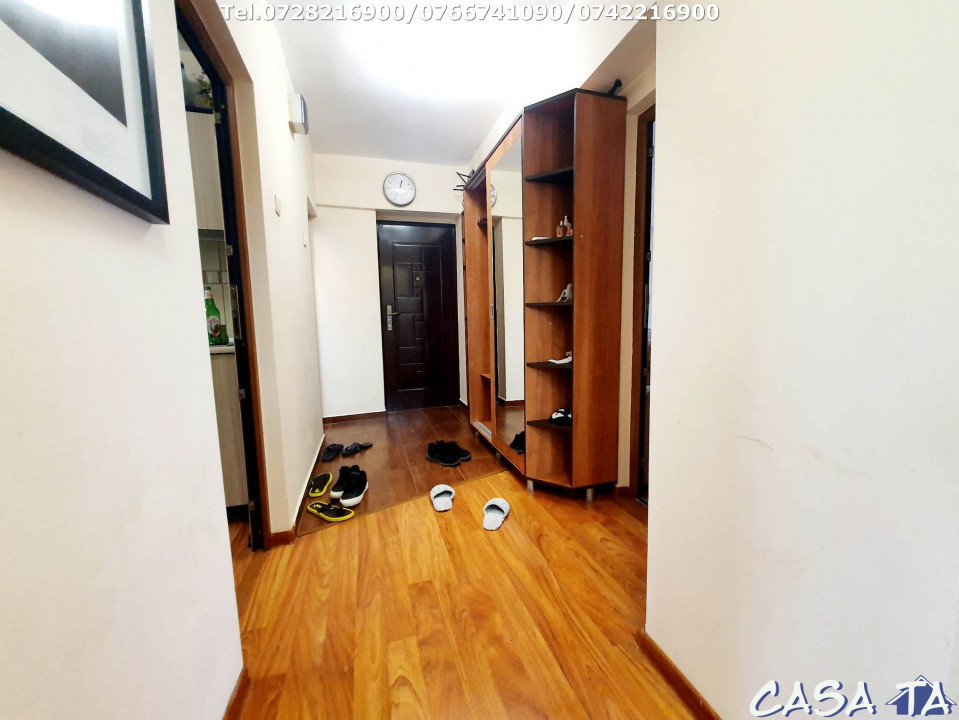 Închiriere apartament 4 camere , Str Traian