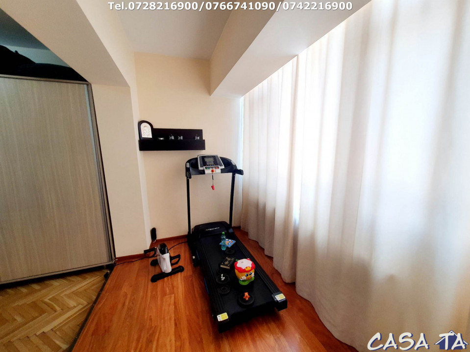 Închiriere apartament 4 camere , Str Traian